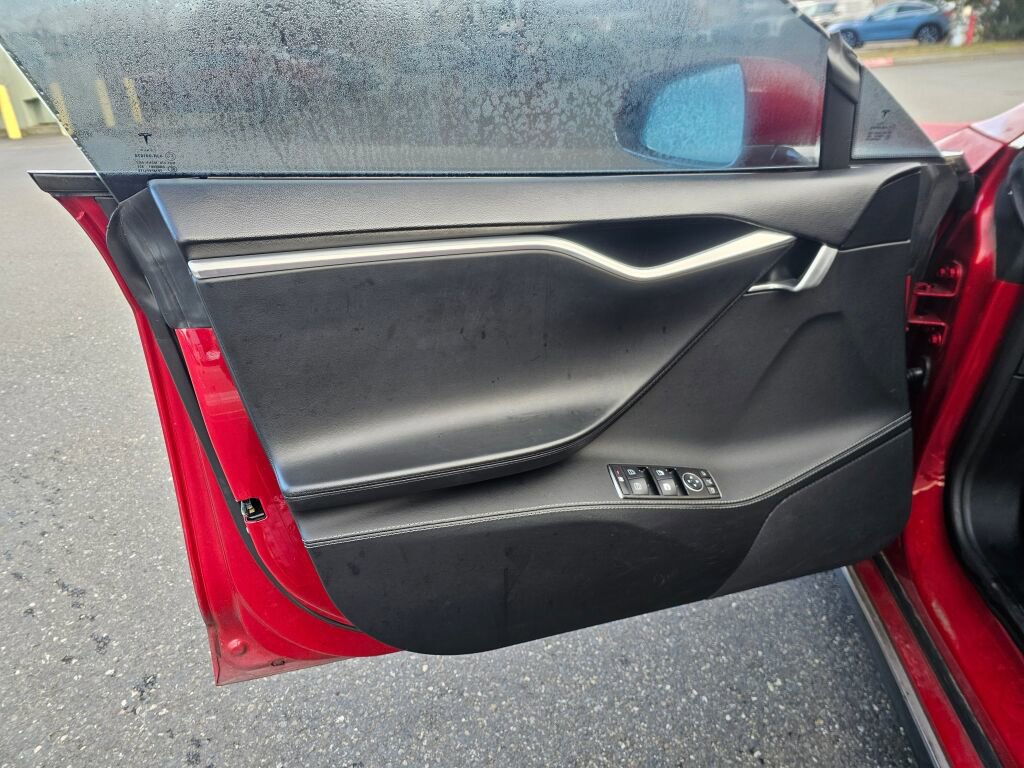 Used 2014 Tesla Model S 60 image 23