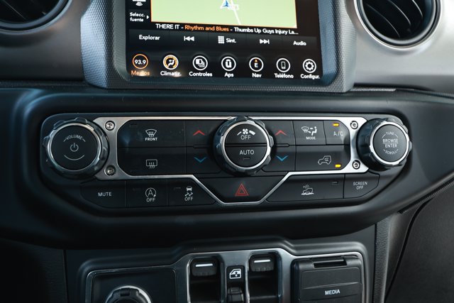 Used 2022 Jeep Wrangler Unlimited Sport AWD/4WD image 18