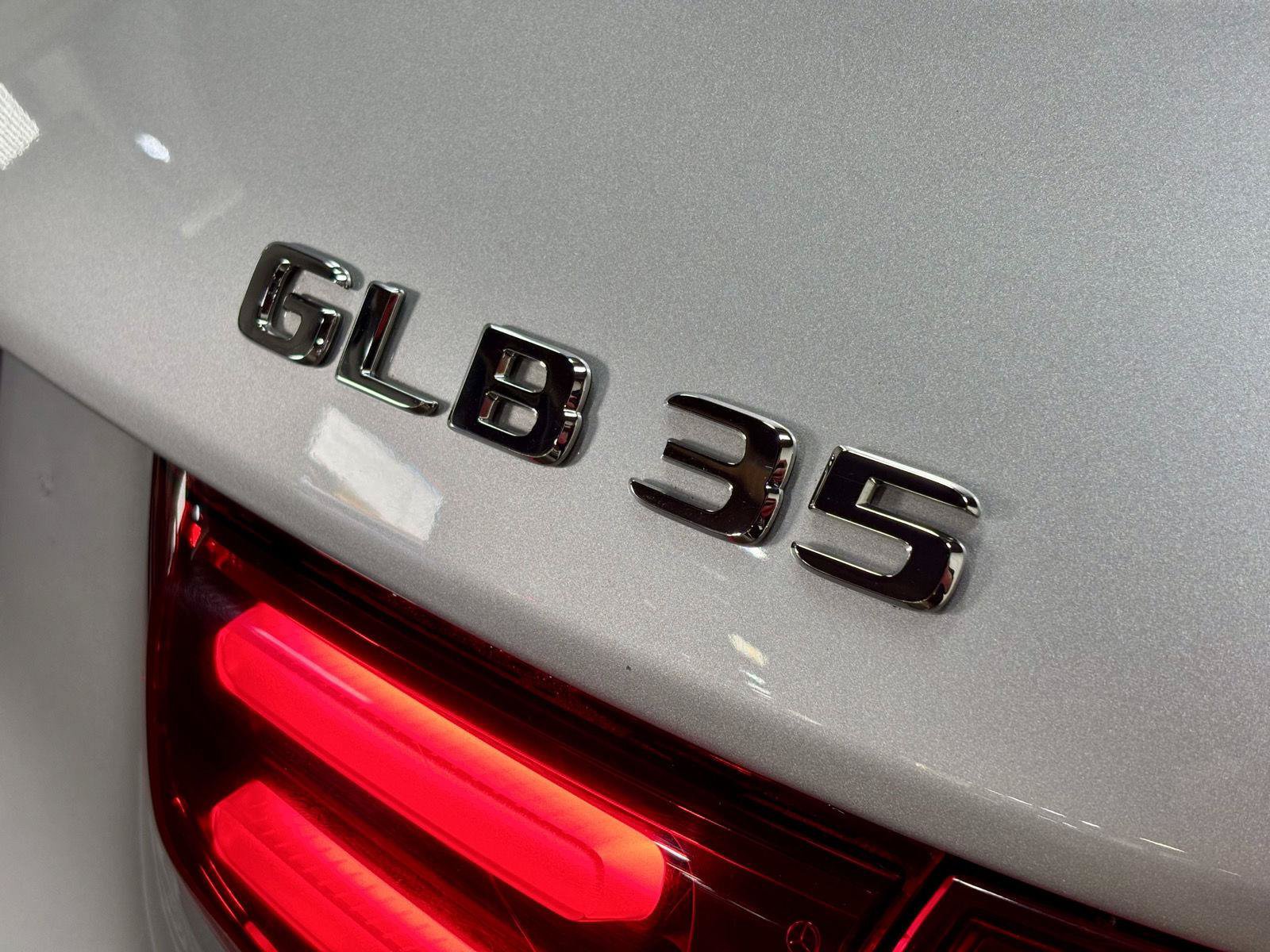 Used 2024 Mercedes-Benz GLB 35 AMG 4MATIC image 10