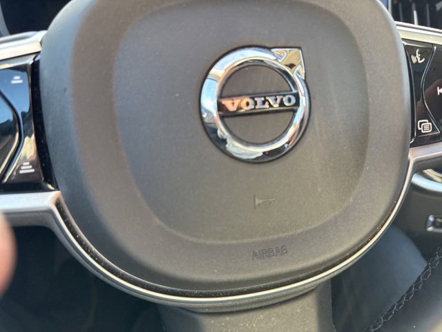 Used 2025 Volvo V60 B5 Cross Country Plus image 10