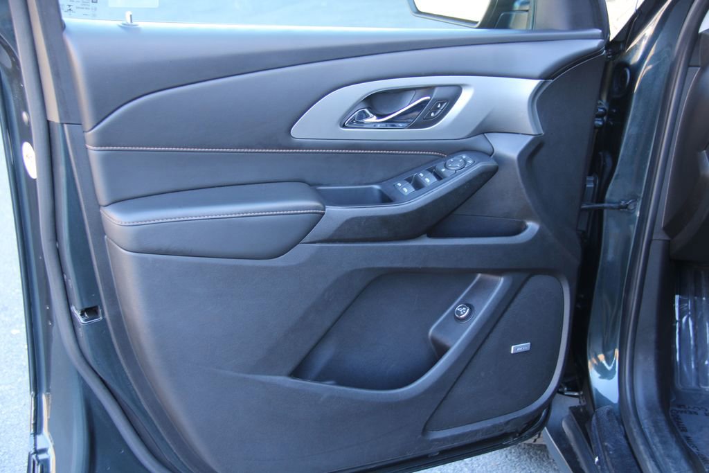 Used 2021 Chevrolet Traverse RS image 15