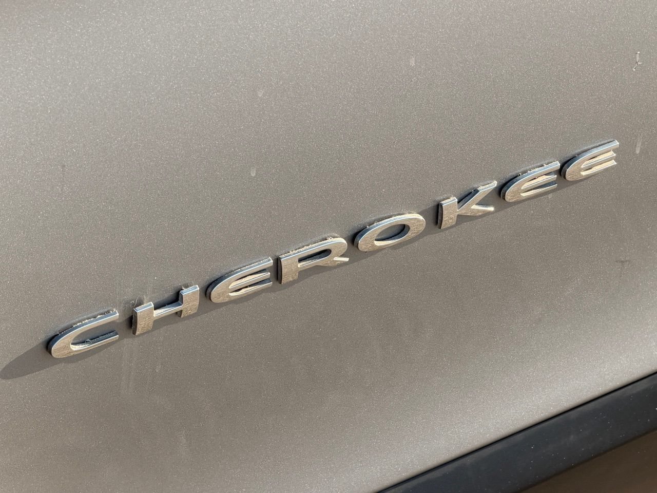 Used 2019 Jeep Cherokee Latitude w/ Popular Appearance Group FWD image 10