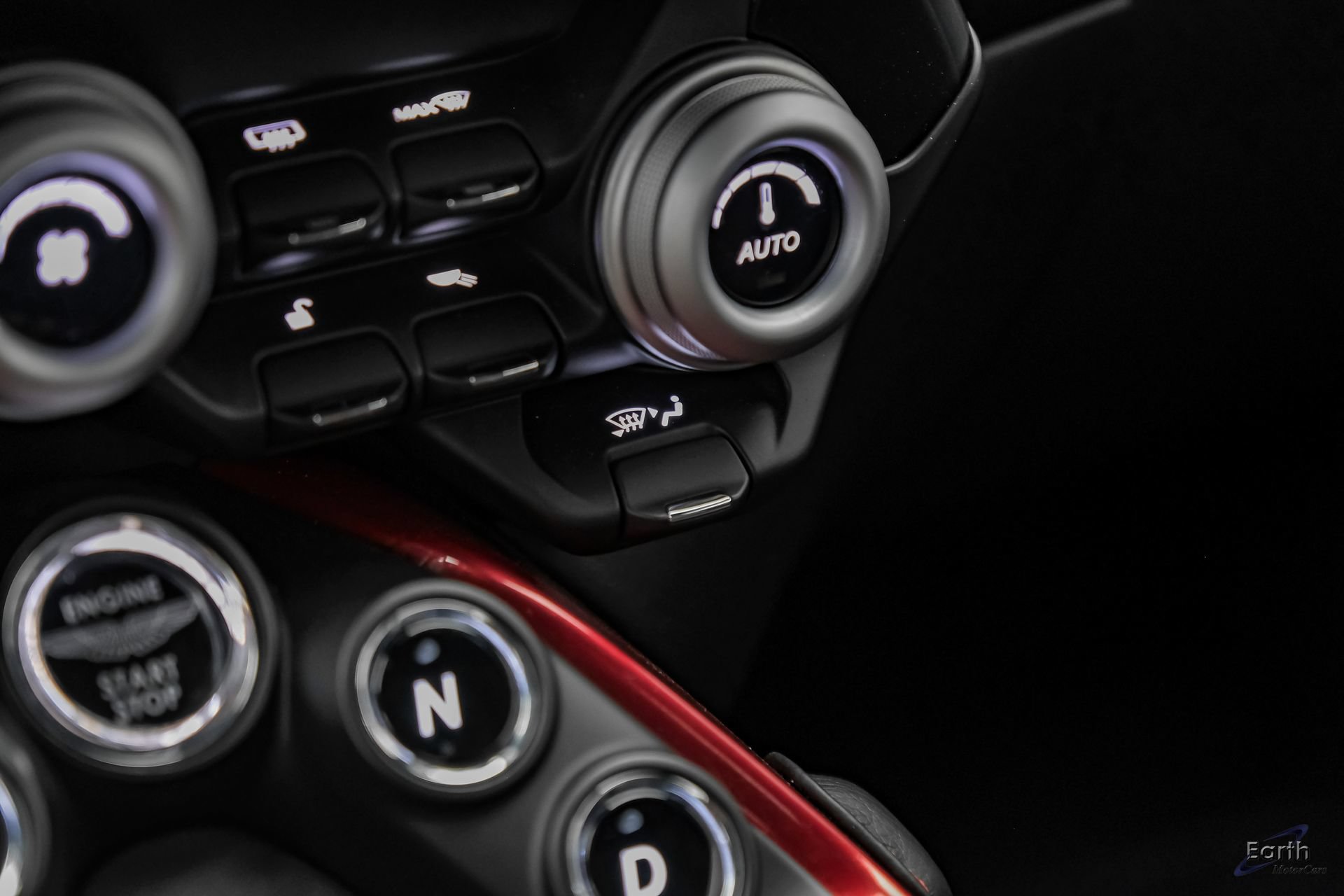 Used 2019 Aston Martin V8 Vantage Coupe RWD image 75