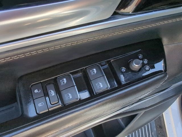 Used 2023 Jeep Grand Wagoneer Series II w/ Premium Group II AWD/4WD image 15