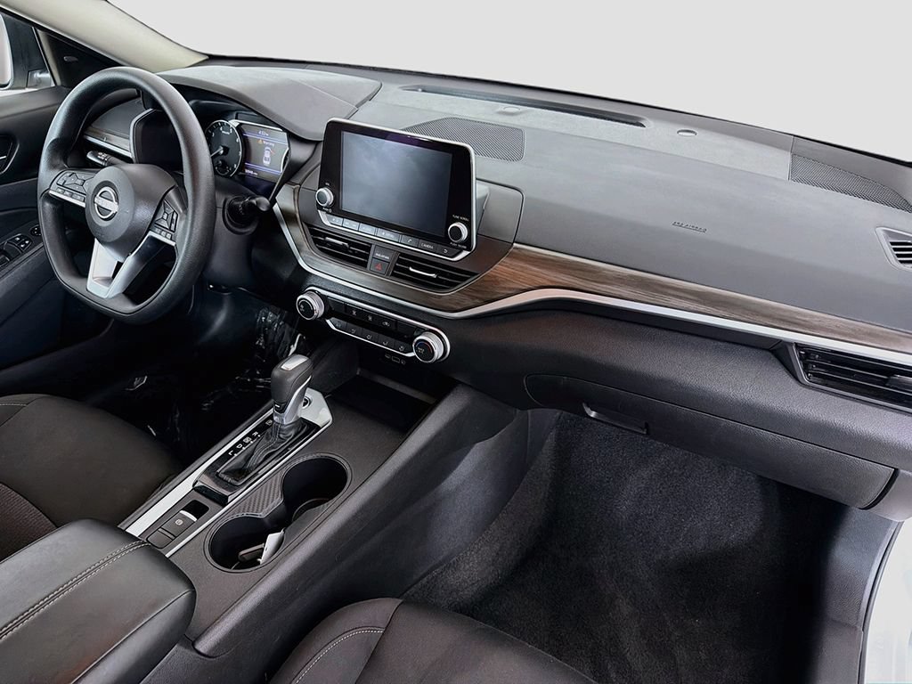Used 2025 Nissan Altima 2.5 SV AWD/4WD image 18