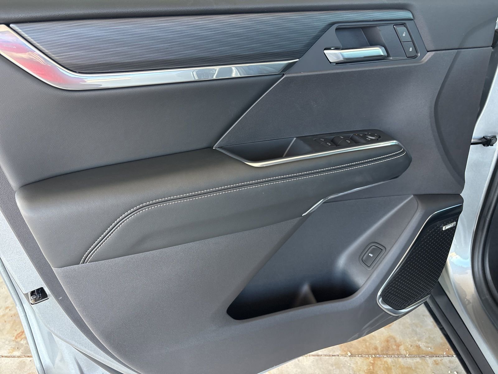 New 2026 GMC Acadia Elevation image 9