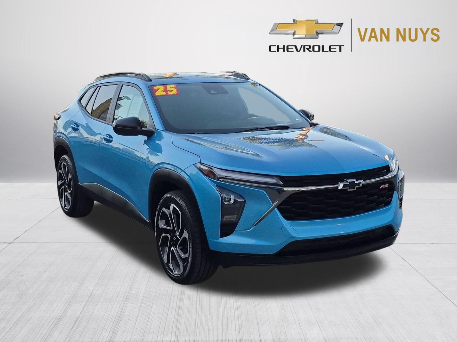 Used 2025 Chevrolet Trax RS w/ Driver Confidence Package FWD image 3