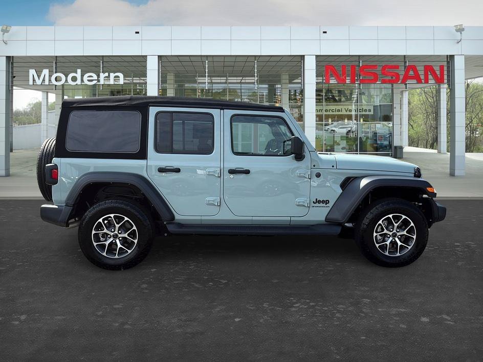 Used 2024 Jeep Wrangler Unlimited Sport AWD/4WD image 6