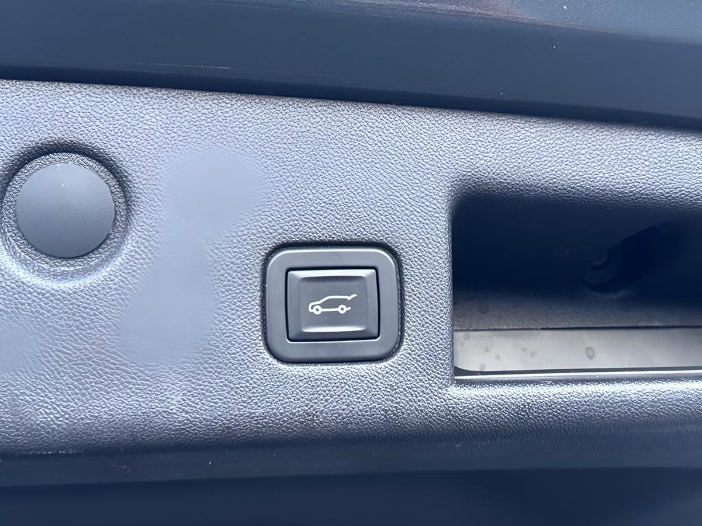 Used 2019 Chevrolet Equinox LT image 39