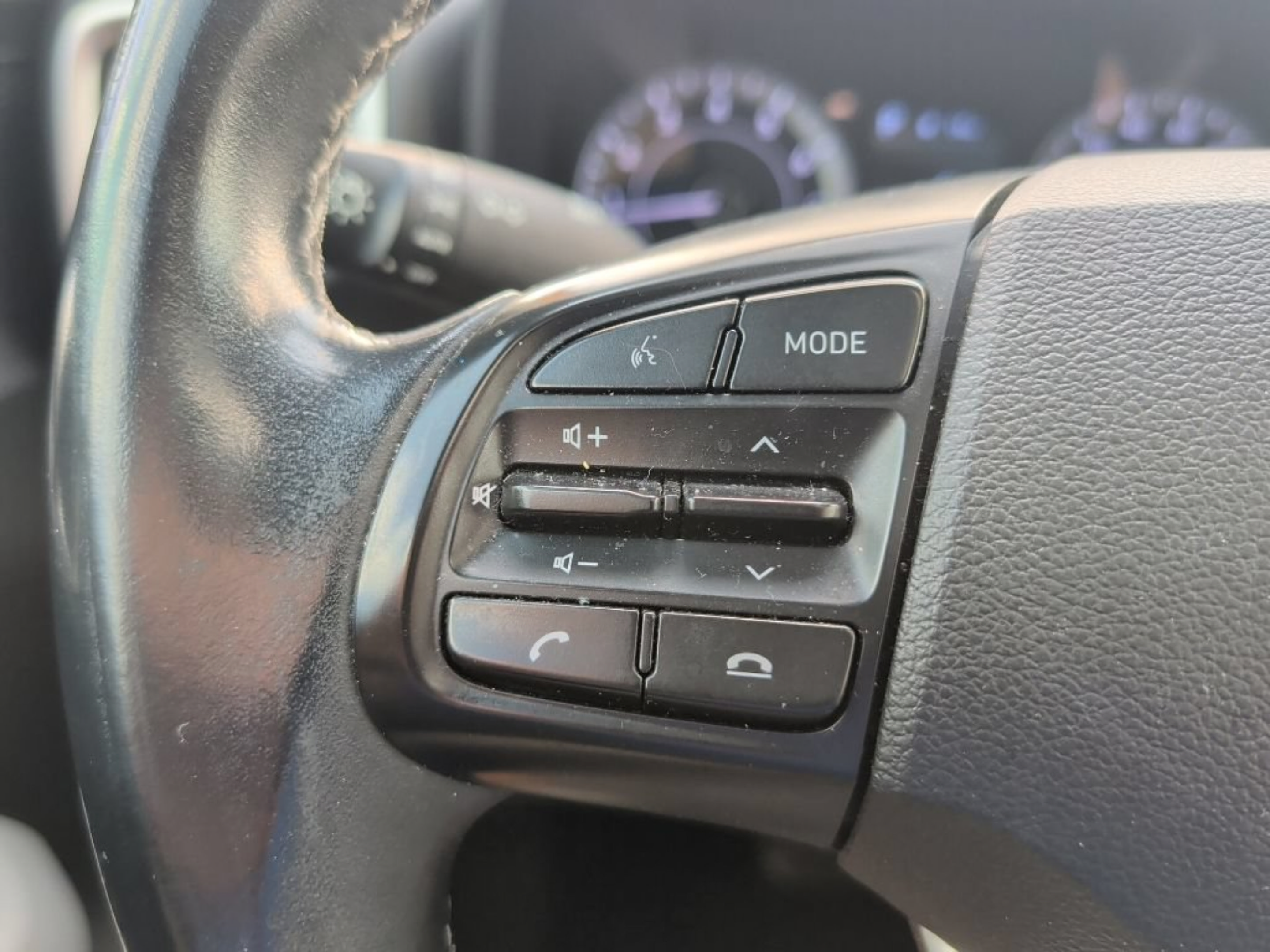 Used 2022 Hyundai Venue SEL FWD image 24