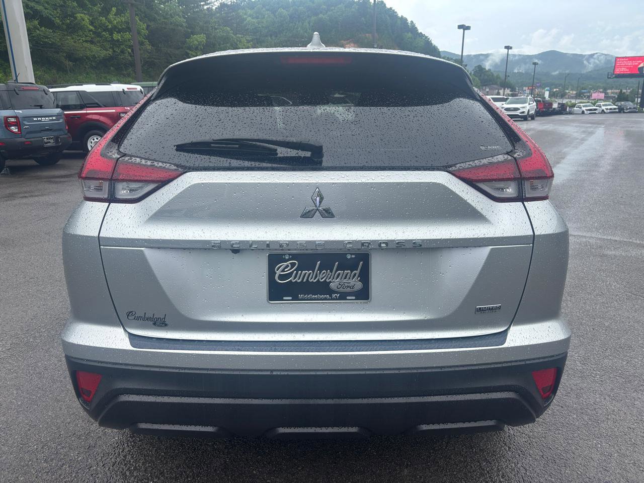 Used 2023 Mitsubishi Eclipse Cross LE AWD/4WD image 3