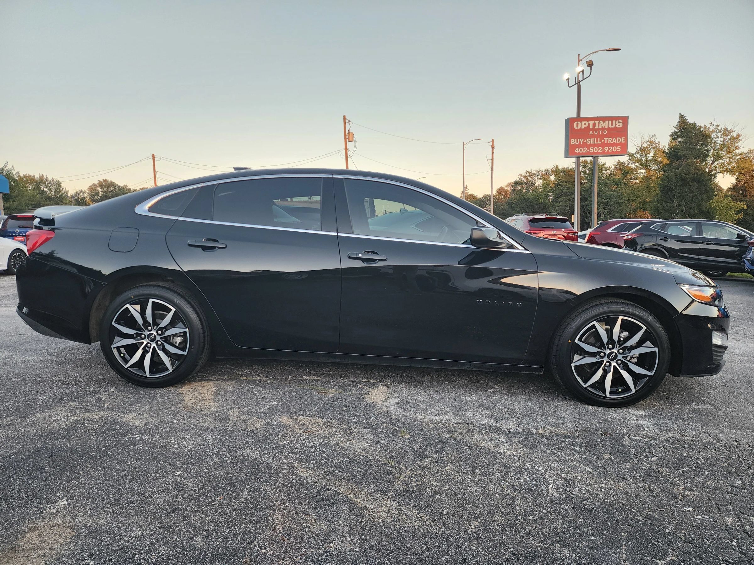 Used 2025 Chevrolet Malibu RS FWD image 5