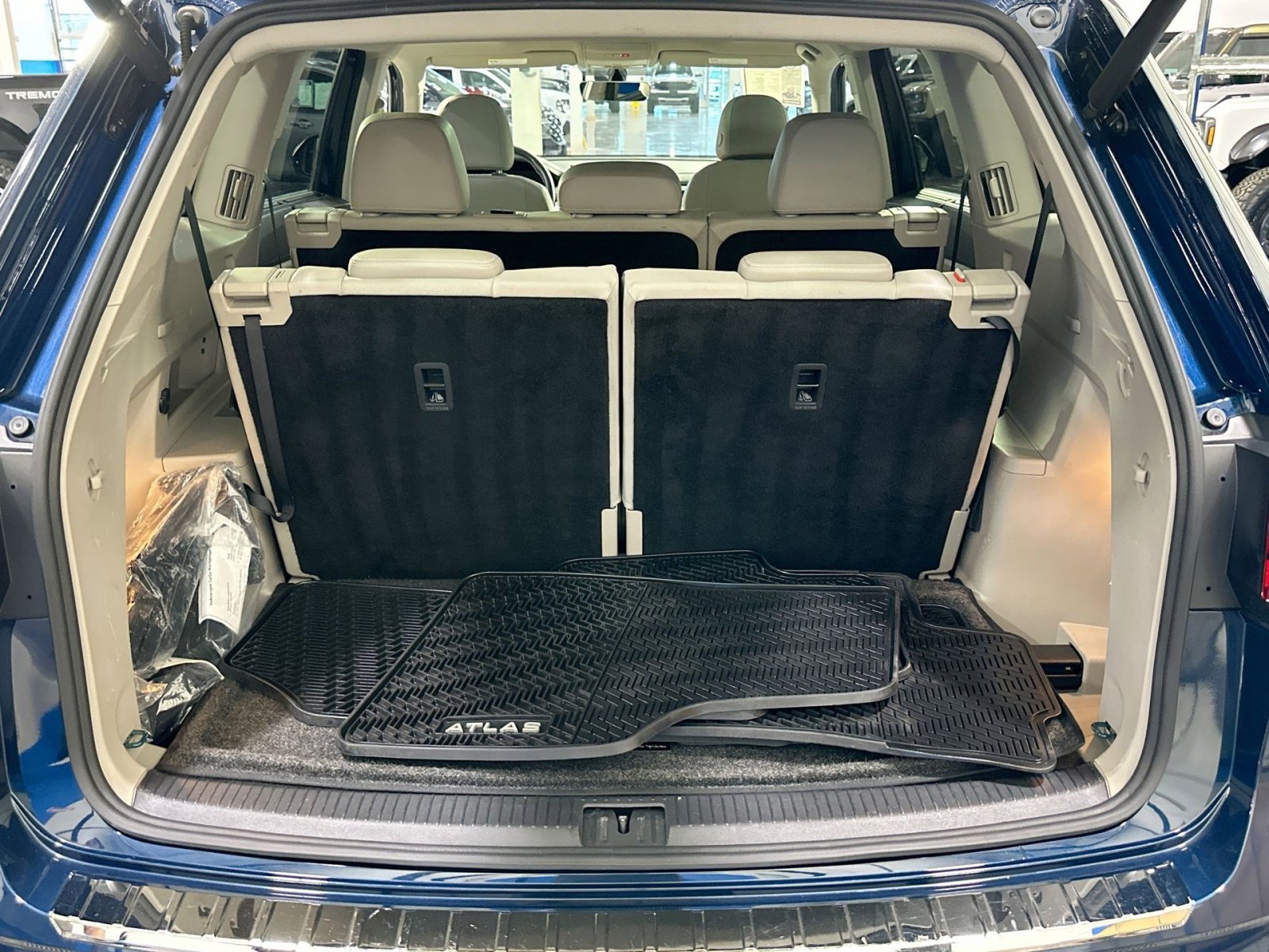 Used 2023 Volkswagen Atlas SE w/ Panoramic Sunroof Package image 33