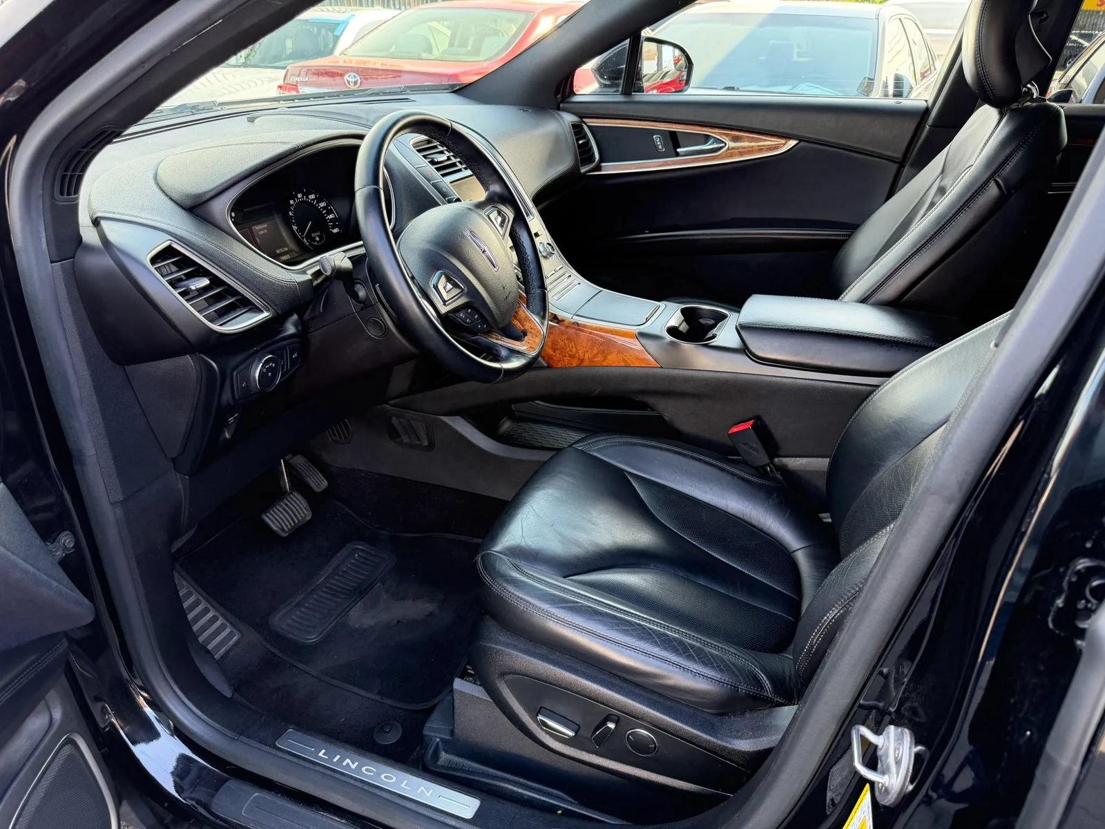 Used 2016 Lincoln MKX Select FWD image 28