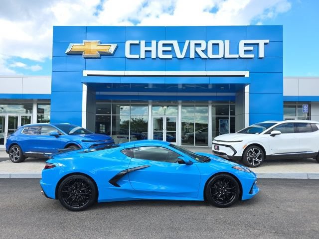 Used 2023 Chevrolet Corvette Stingray Coupe w/ 1LT RWD image 2