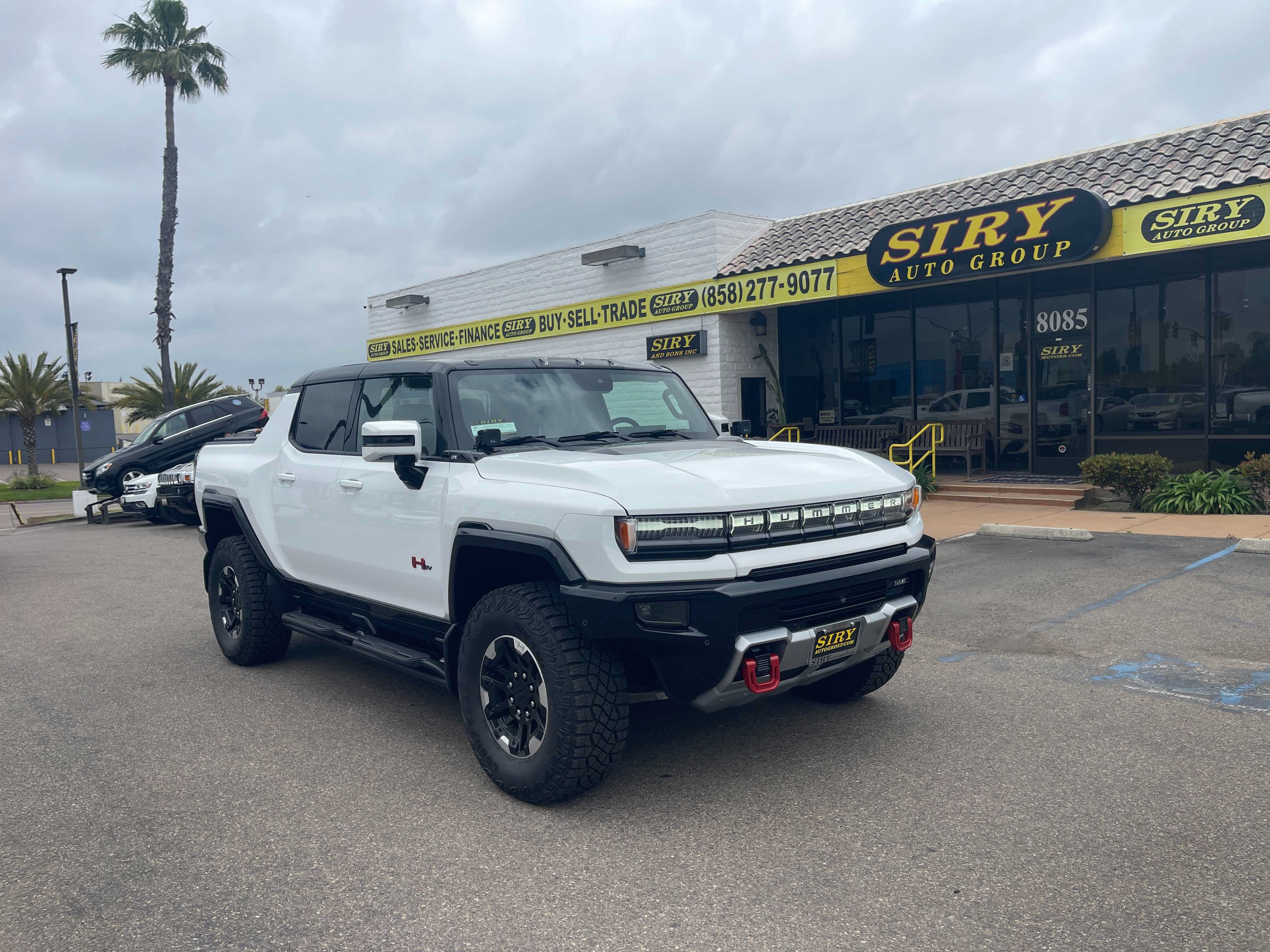 Used 2024 GMC Hummer EV 2X w/ Extreme Off-Road Package AWD/4WD image 1