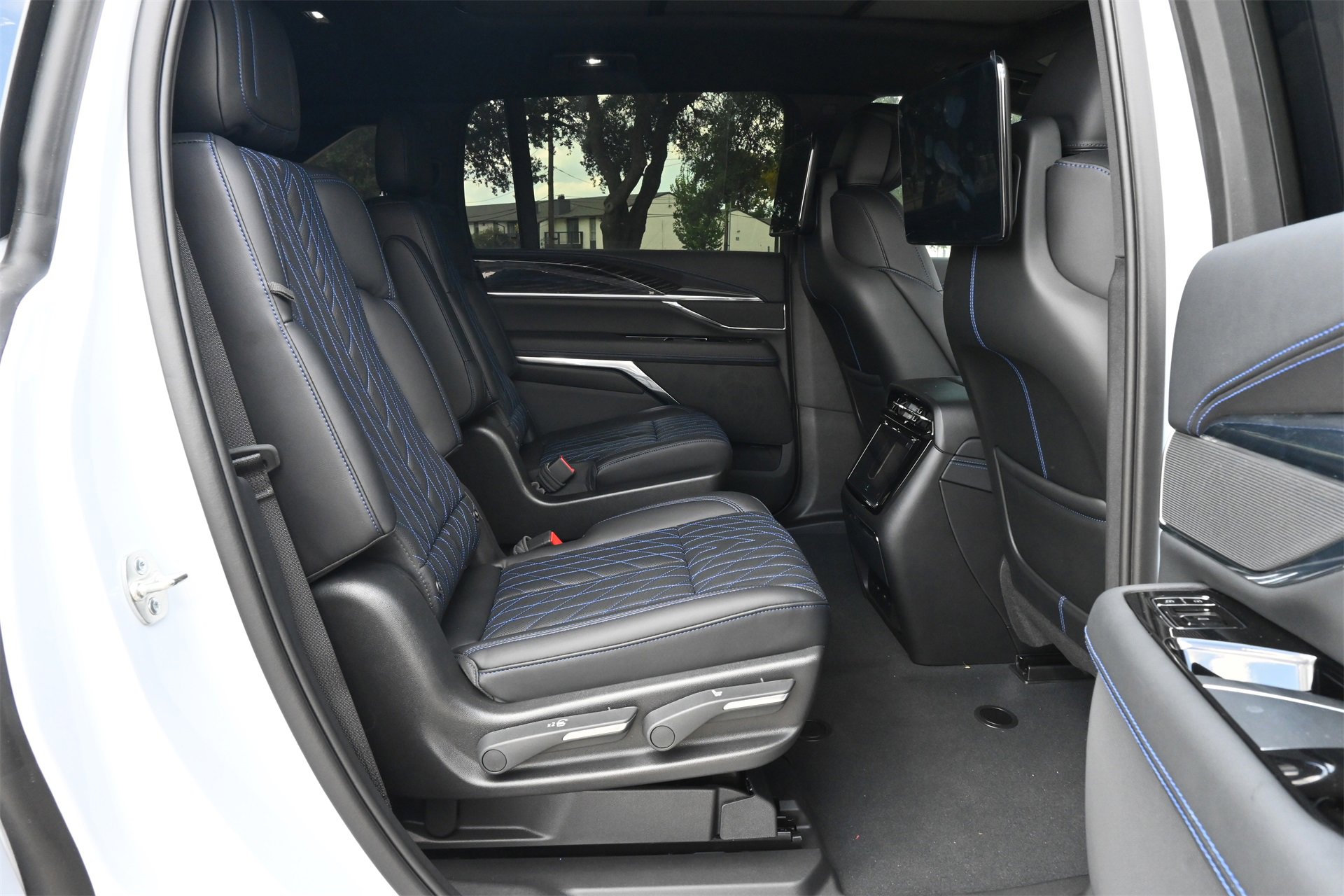 New 2026 Cadillac Escalade IQ Sport 1 image 25