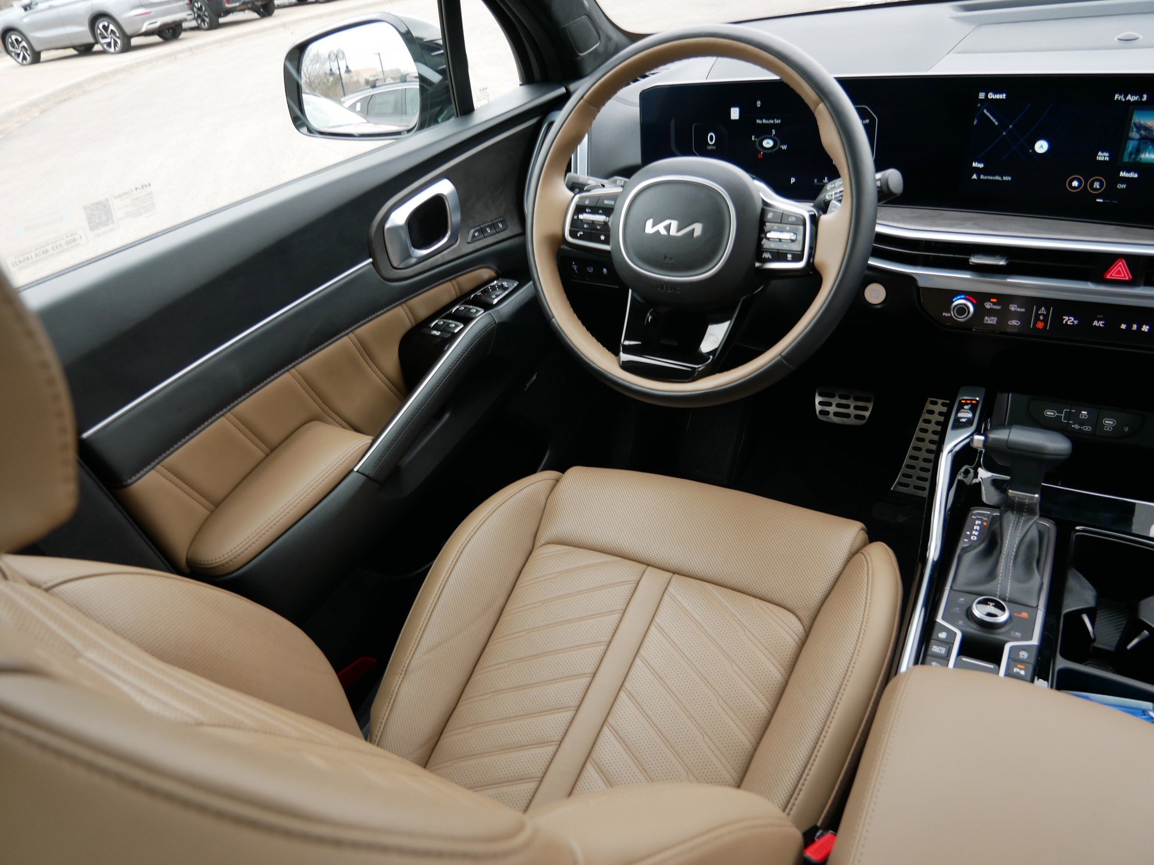 Used 2024 Kia Sorento SX Prestige w/ Olive Brown Leather Package image 9