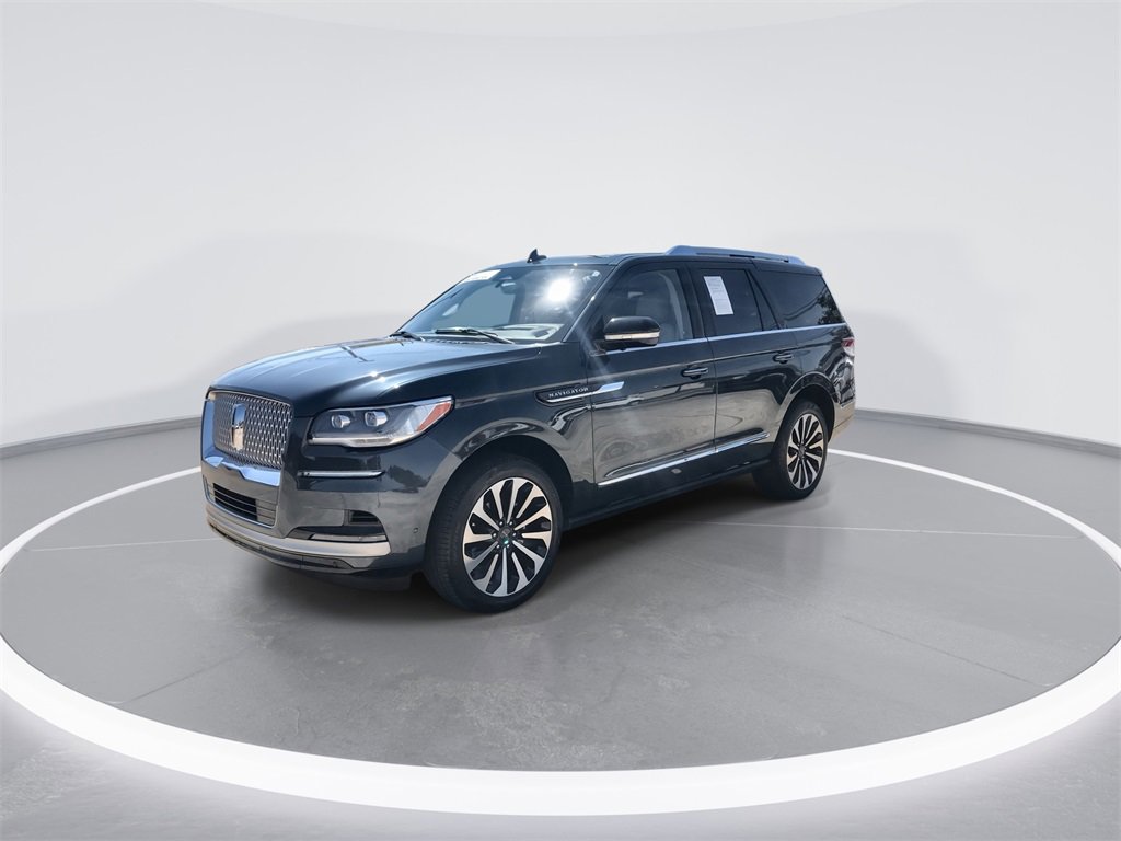 Used 2024 Lincoln Navigator Reserve image 4