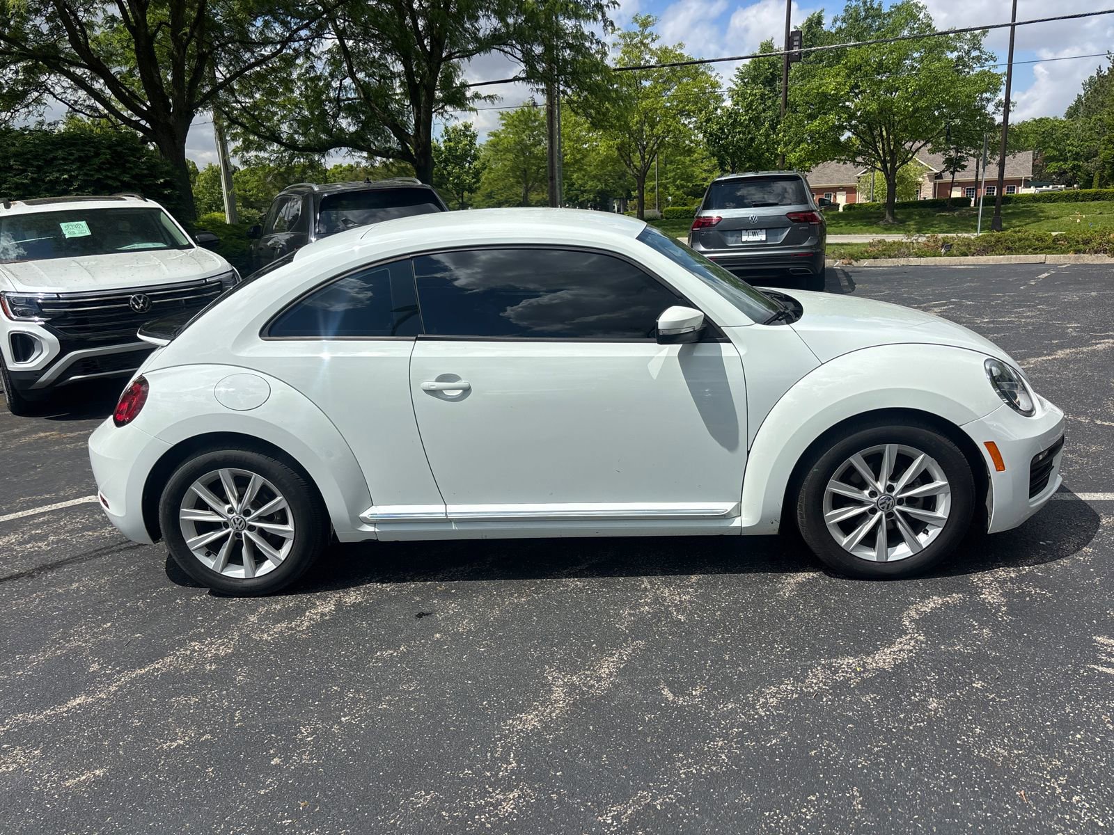 Used 2018 Volkswagen Beetle 2.0T S w/ Style & Comfort Package For S FWD image 4