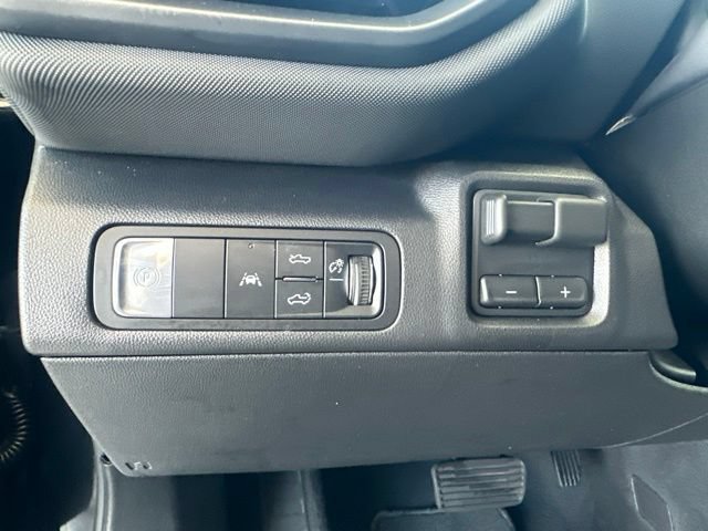 Used 2026 Chevrolet Silverado EV LT AWD/4WD image 32