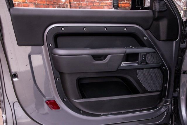 Used 2023 Land Rover Defender 90 X image 47