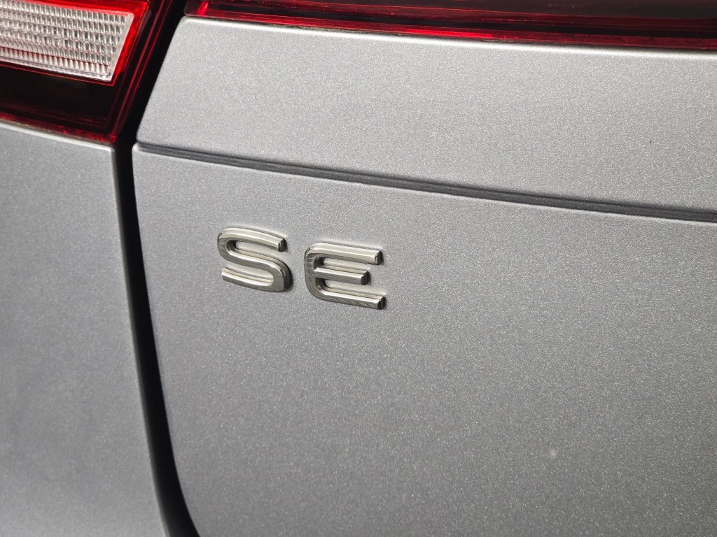 Used 2024 Volkswagen Tiguan SE R-Line AWD/4WD image 15