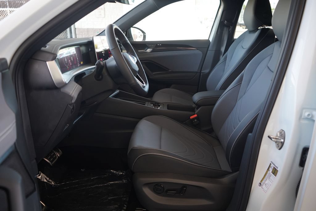 New 2026 Volkswagen Tiguan SE R-Line FWD image 7