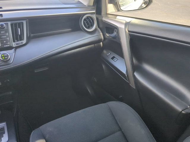 Used 2016 Toyota RAV4 XLE AWD/4WD image 16