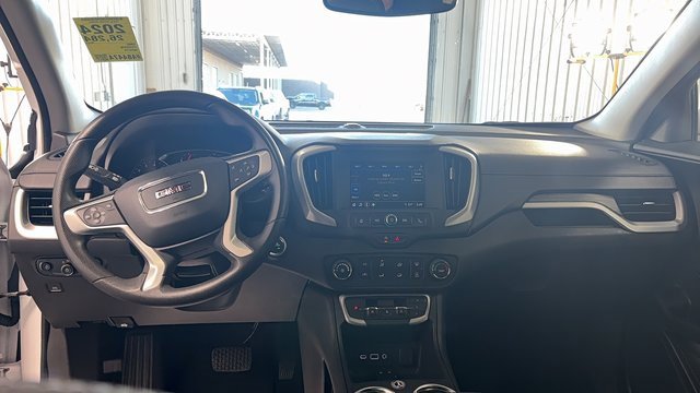 Used 2024 GMC Terrain SLE image 9