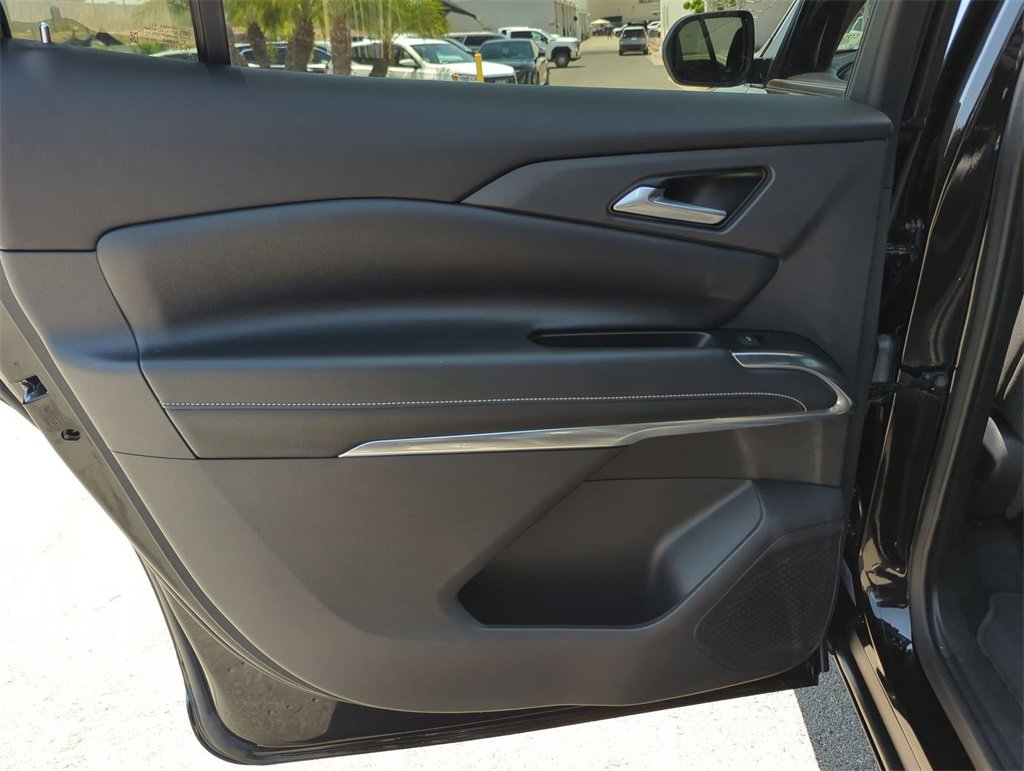 Certified 2025 Chevrolet Traverse LT image 24