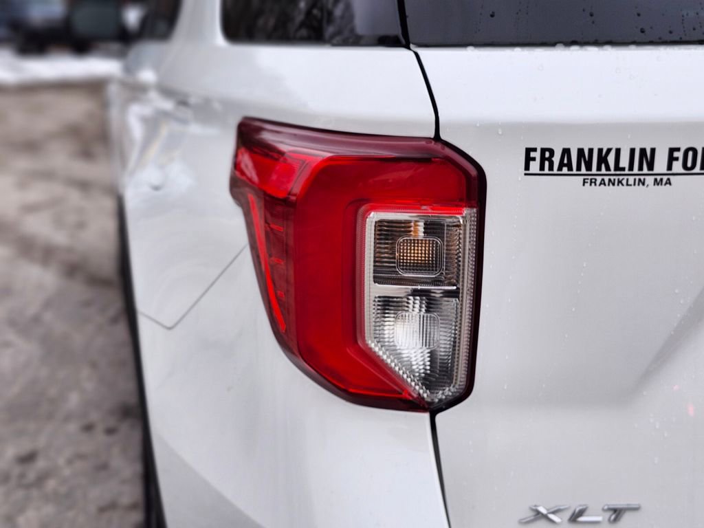 Certified 2022 Ford Explorer XLT w/ Equipment Group 202A image 9