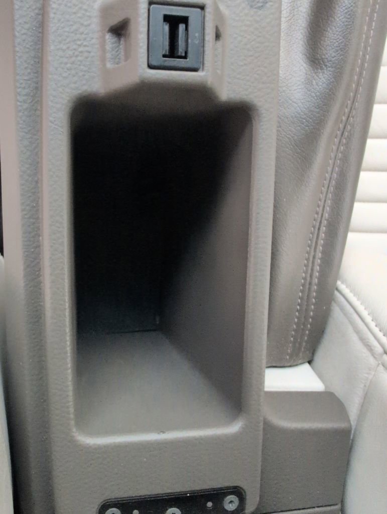 Used 2005 Ford Thunderbird 50th Anniversary image 38