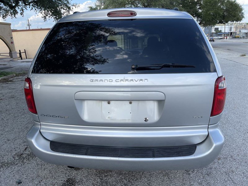 Used 2006 Dodge Grand Caravan SXT w/ Leather Interior Group FWD image 6