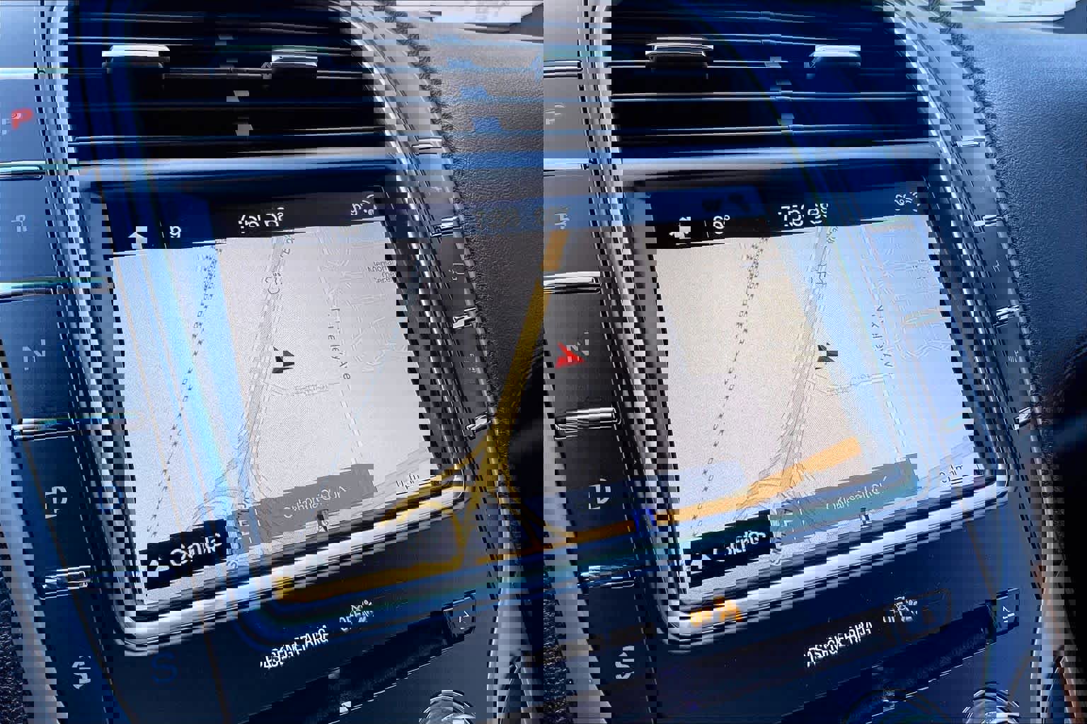 Used 2017 Lincoln MKX Reserve w/ Driver Assistance Package image 32