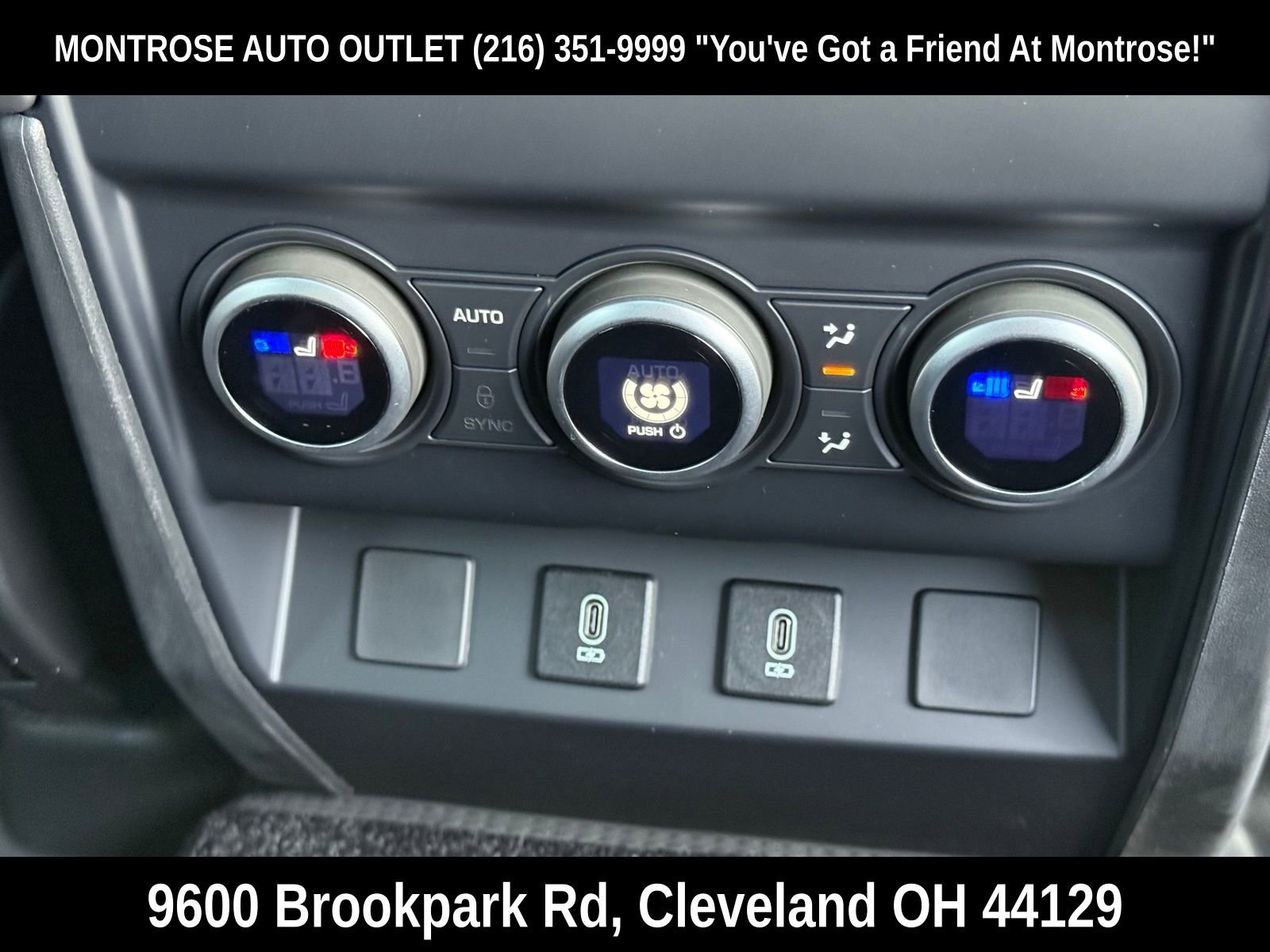 New 2026 Land Rover Defender 130 X-Dynamic SE image 18