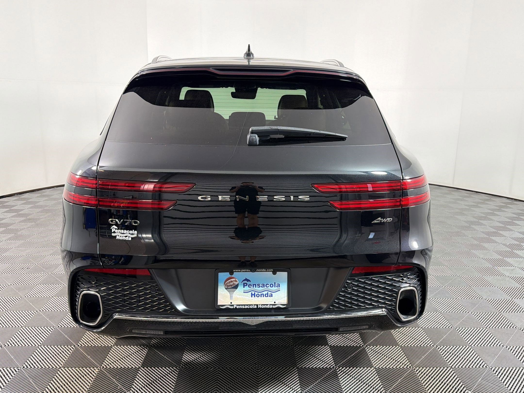 Used 2023 Genesis GV70 2.5T w/ Advanced Package AWD/4WD image 10