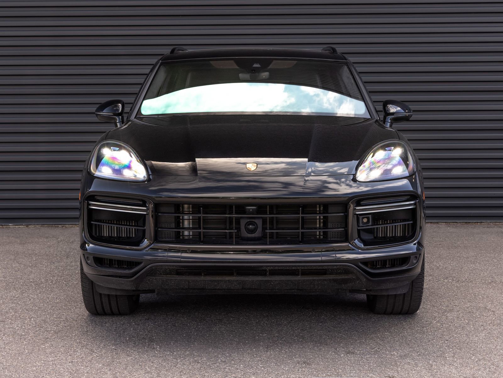 Certified 2023 Porsche Cayenne Turbo S AWD/4WD image 7