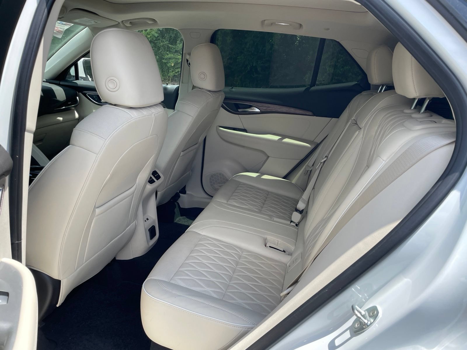 Used 2023 Buick Envision Avenir AWD/4WD image 35
