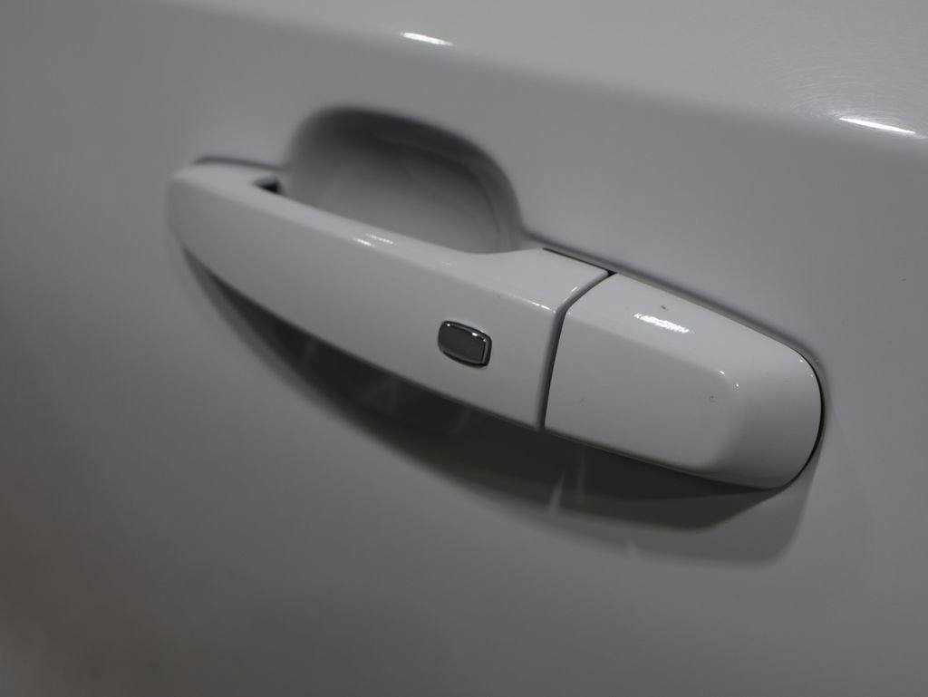 Used 2024 GMC Terrain SLE image 10