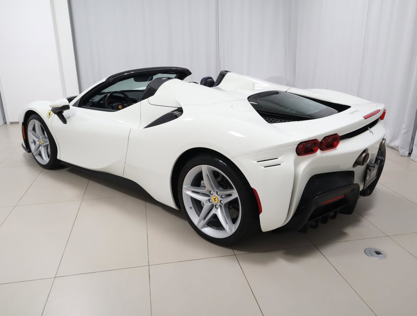 Certified 2025 Ferrari SF90 Spider AWD/4WD image 15