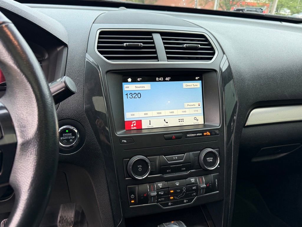 Used 2018 Ford Explorer XLT w/ Equipment Group 202A AWD/4WD image 19