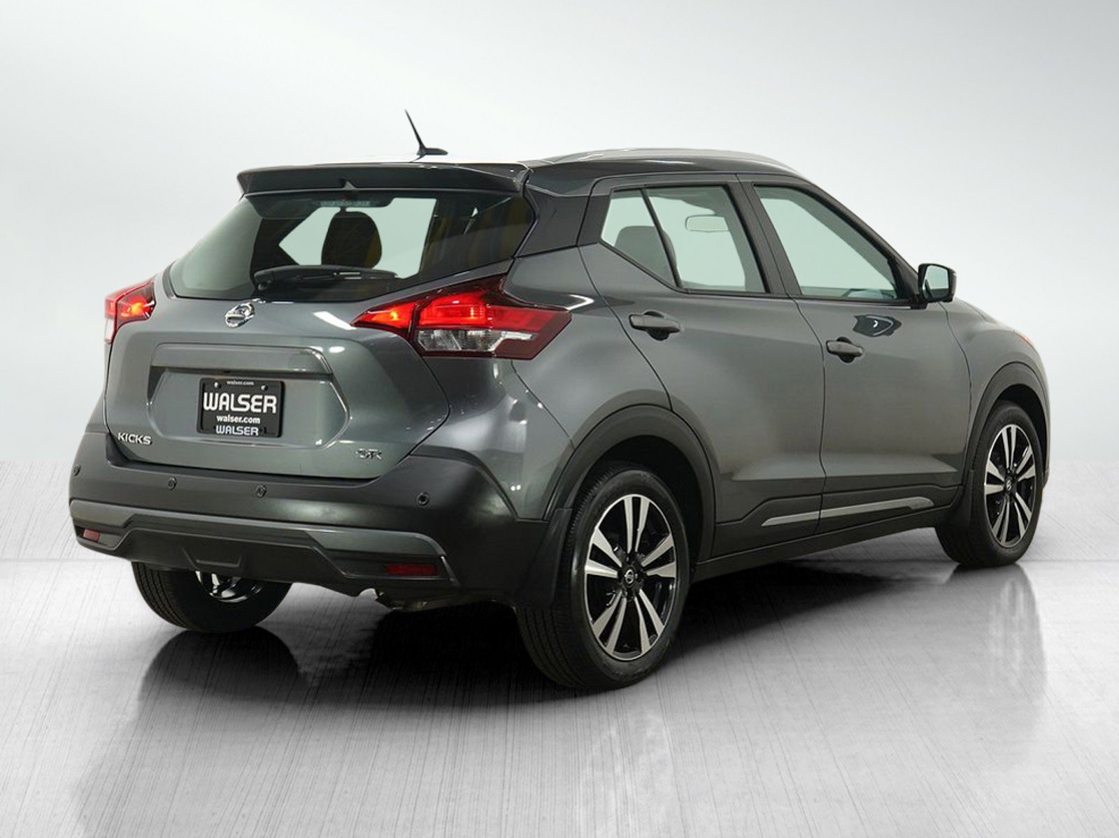 Used 2020 Nissan Kicks SR w/ SR Premium Package image 5