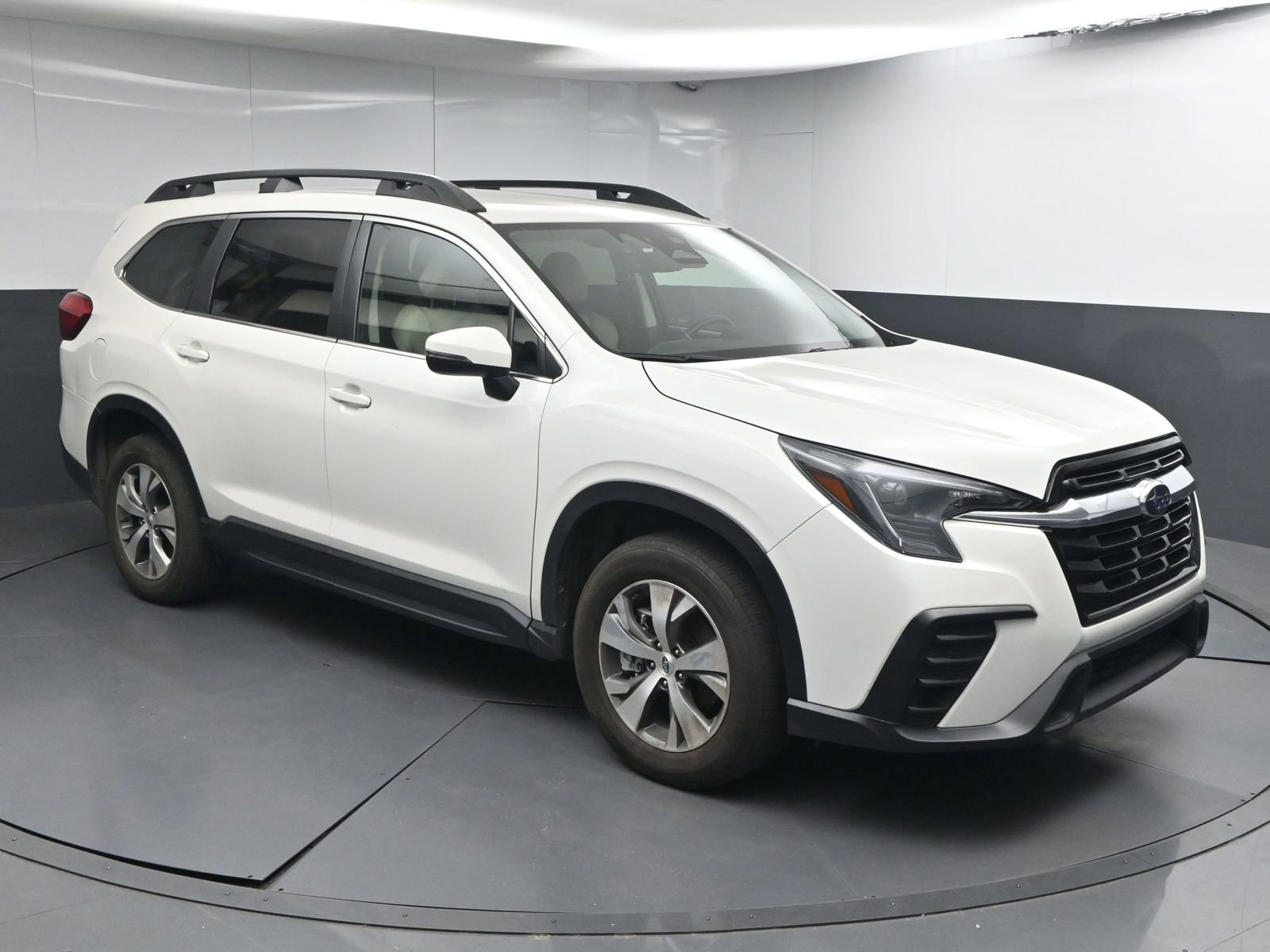 Used 2023 Subaru Ascent Premium w/ Convenience Package AWD/4WD image 1