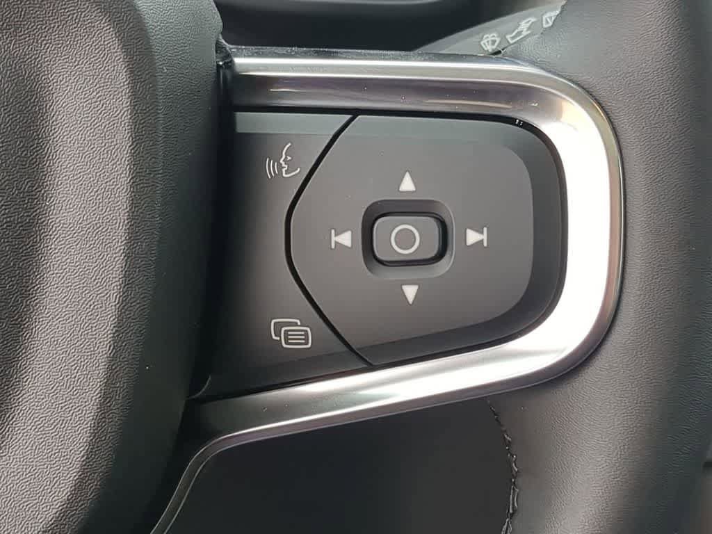 New 2026 Volvo XC40 B5 Plus w/ Protection Package Premier AWD/4WD image 23