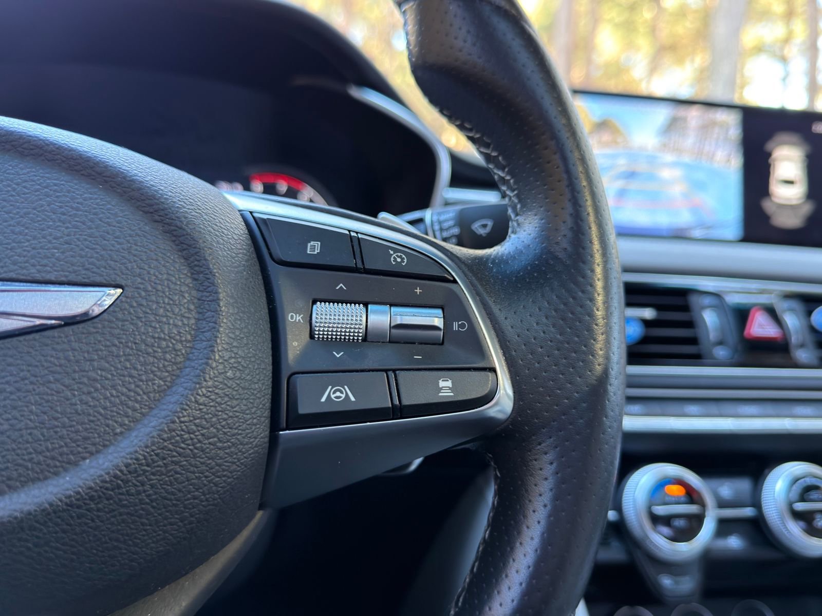 Used 2022 Genesis G70 3.3T w/ Sport Advanced Package image 22