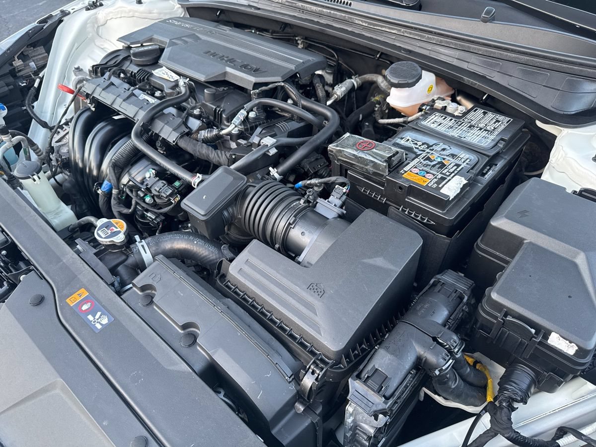 Used 2023 Hyundai Elantra SE FWD image 49