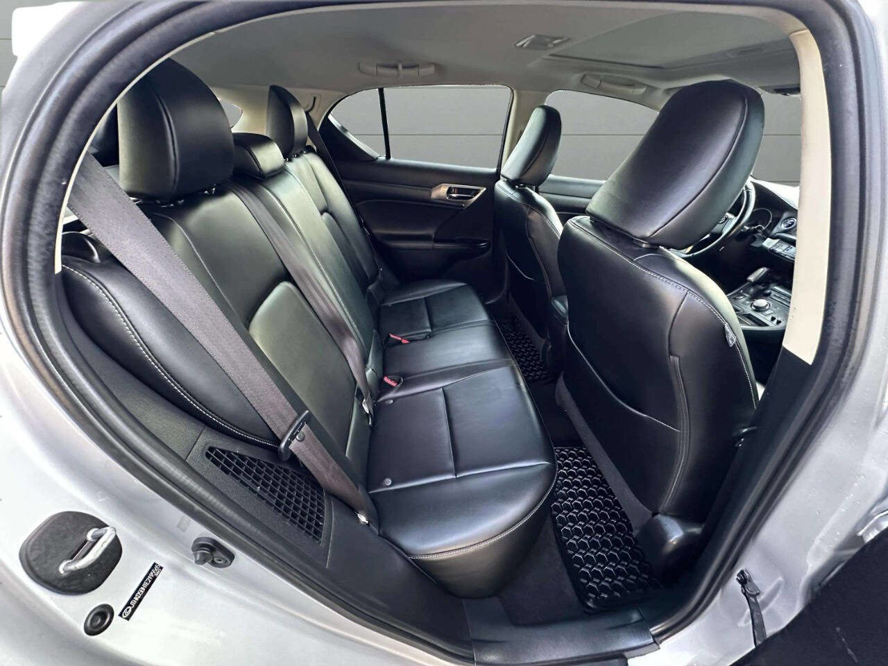 Used 2014 Lexus CT 200h image 23