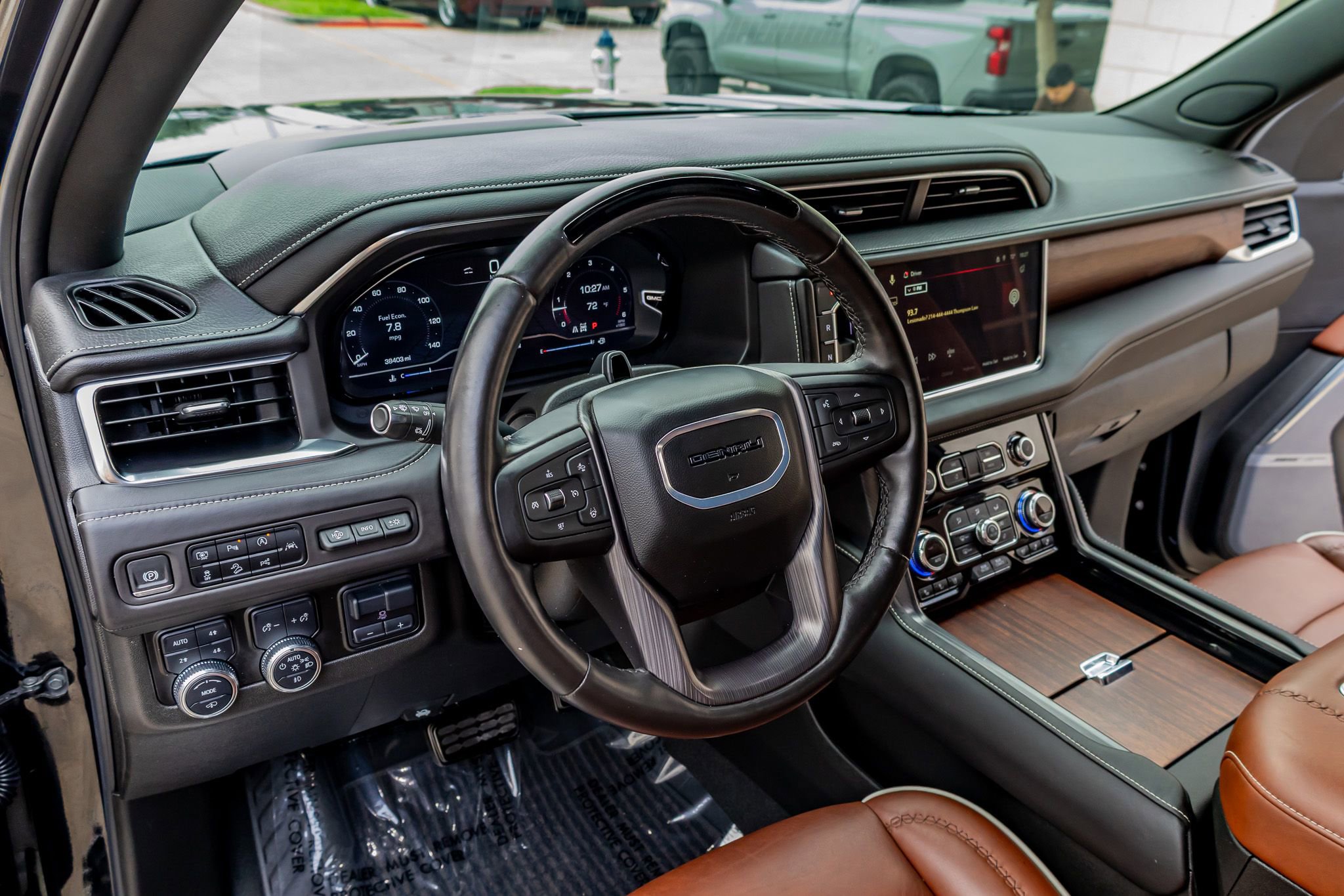 Used 2024 GMC Yukon Denali Ultimate AWD/4WD image 17