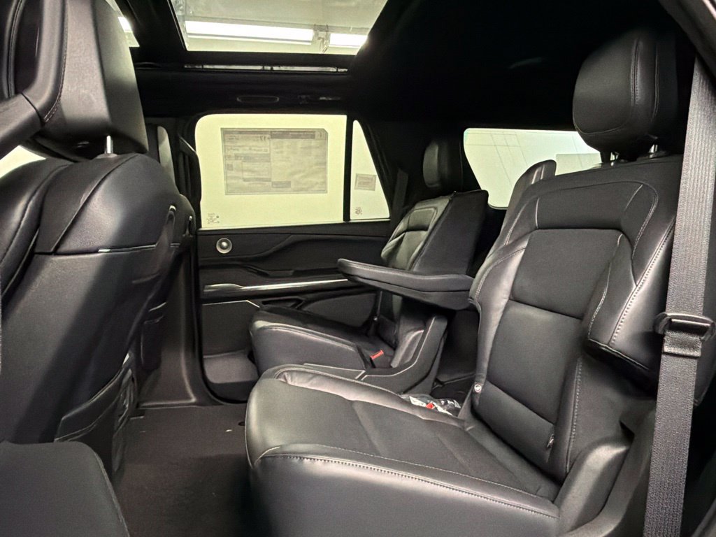 Used 2027 Lincoln Navigator Reserve w/ Jet Appearance Package AWD/4WD image 37